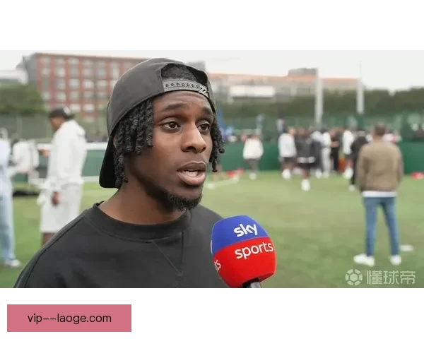 勒沃库森球员弗林蓬表态渴望挑战英超联赛新篇章